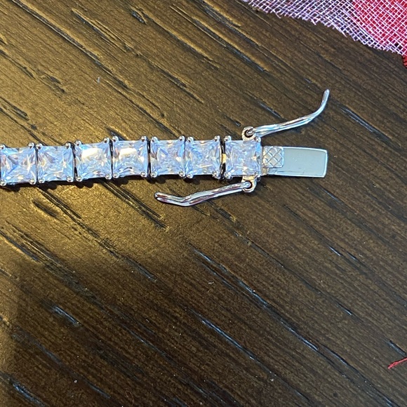 PRICE DROP!!!🎉🎉🎉Absolute™ Sterling Silver Quadrillion-Cut Tennis Bracelet💛 - Picture 7 of 8